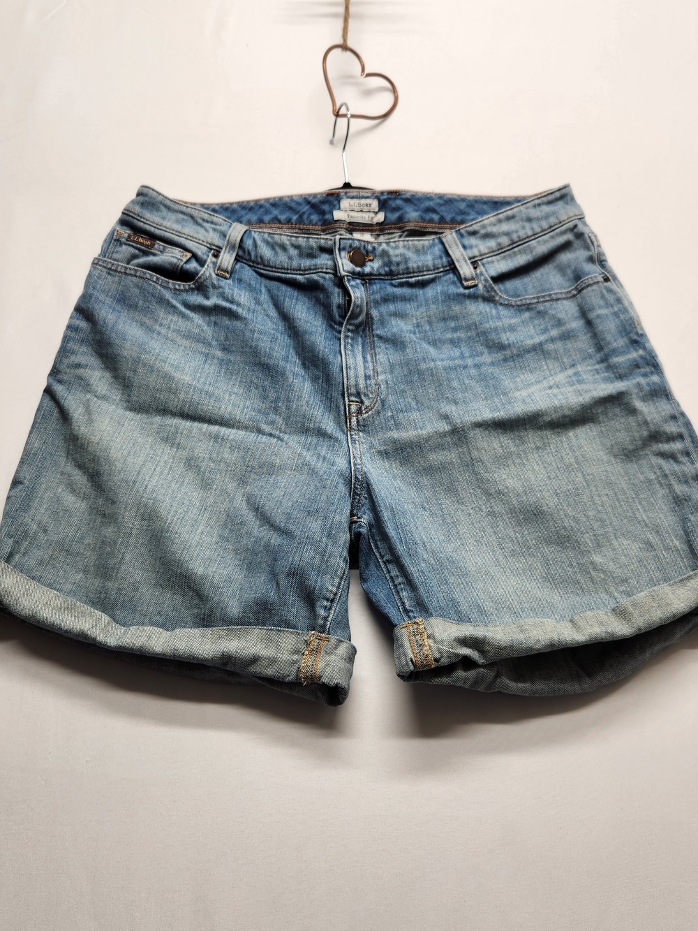 ⭐️L.L. Bean Favorite Fit Denim Shorts Mid Wash Cuffed Jean Shorts Size 14